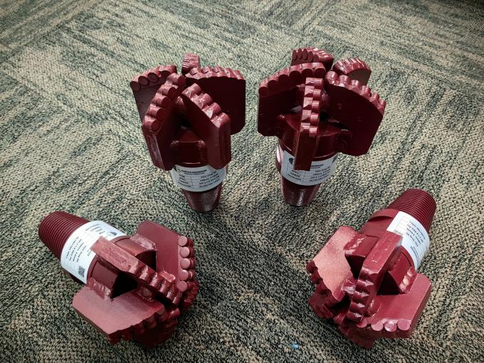 Adaptateur féminin 2-3/8 REG féminin 4- 1/2 REG 6