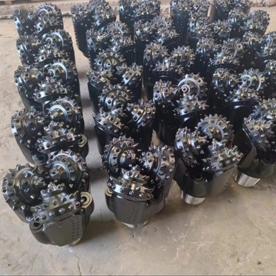 Forage à l'air Iadc 545 Bit Tricone de roche dure pour le puits de pétrole avec roulement élastomère scellé