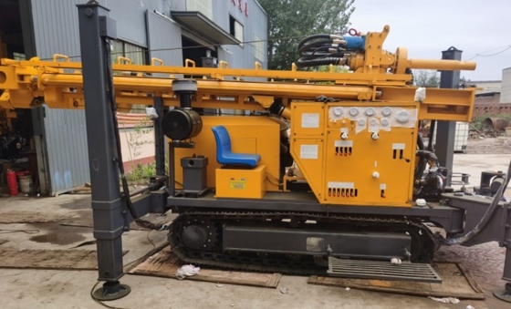 330m Crawler Pneumatique rotatif de puits d'eau Forage de la plateforme de forage de puits d'eau compresseur d'air