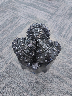 6 1/2 &quot; IADC837 de haute qualité haute capacité de forage Tricone Bit pour l'exploration pétrolière