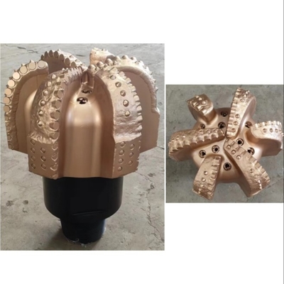 Bits de forage PDC en corps d'acier avec conception multi lame pour une efficacité de forage améliorée