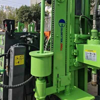 8.5m Hauteur du mât 1400m Forage d'exploration 129kw Puissance du moteur diesel