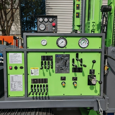 8.5m Hauteur du mât 1400m Forage d'exploration 129kw Puissance du moteur diesel