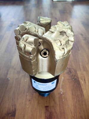 8 1/2 pouces 5 lames PDC perceuse pour le forage de puits d'eau avec fil API REG