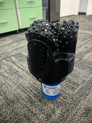 IADC637 6 1/2 pouces Tricone Pierre Pièces fournisseur API Dent d'acier TCI Tricone argile Pièce de puits de forage